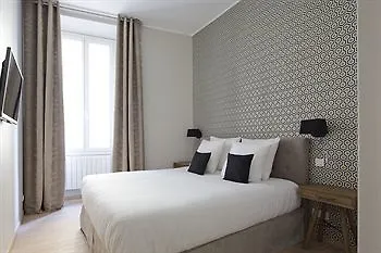 Ajoupa Otel 2*