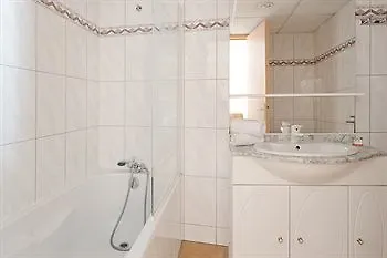Ajoupa Hotel Nizza