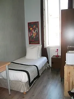 Otel Ajoupa 2*