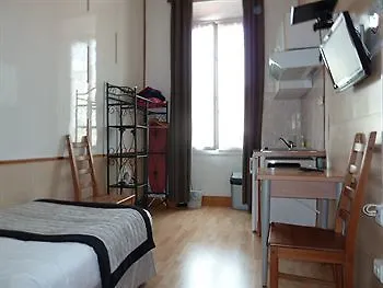 Ajoupa Otel 2*