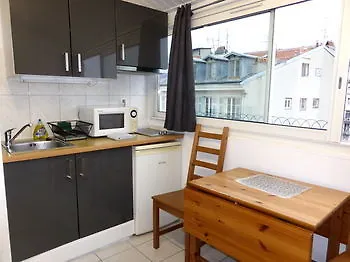 Ajoupa Otel 2*