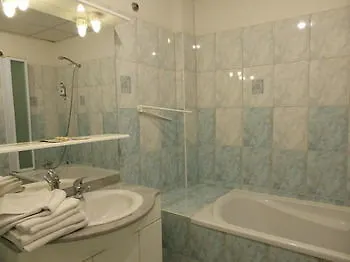 Otel Ajoupa