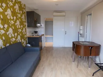 Otel Ajoupa